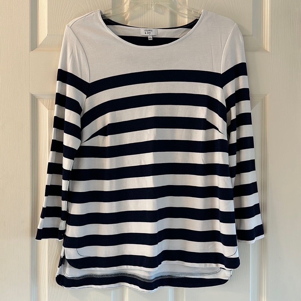 Crown & Ivy (L) navy and white striped 3/4 sleeved top.